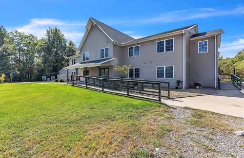 Waterford Township Apartment | Green Goose Lodge - Studio Apt Sleeps 4 Condo