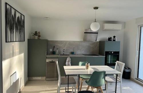Chalifert House | Green home Paris Disneyland