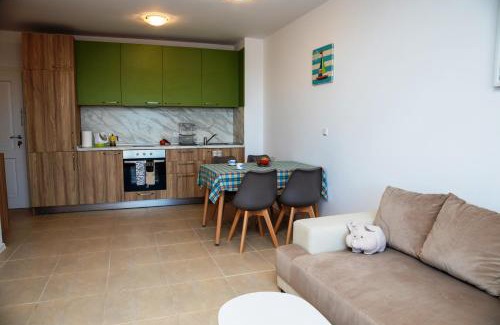 Sozopol Apartment | Green Life One-Bedroom Apartment with Sea View by Flаt Manаger