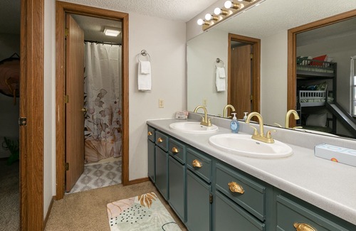 Table Rock Condo | Green Meadow Getaway
