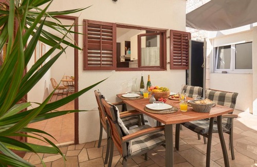 Krizna luka Apartment | Green Oasis Hvar town