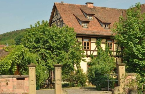 Breuberg Apartment | Green Room - Guest Room - Fuhrhalterei Maul