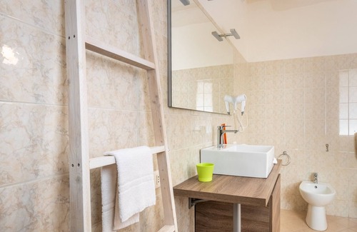 Santa Lucia Apartment | Green Syracuse