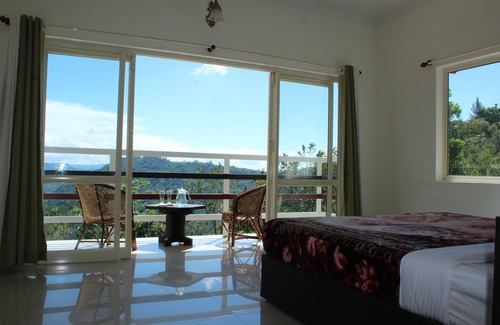Chithirapuram Hotel | Green Trees Munnar
