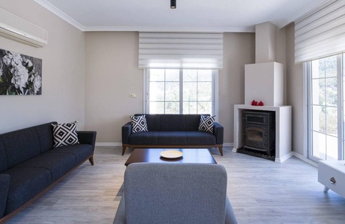Avlana House | Greenery Home with Shared Pool in Marmaris