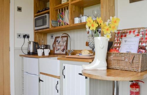 Gilcrux House | Greengill Farm Shepherds Hut- Ukc3632