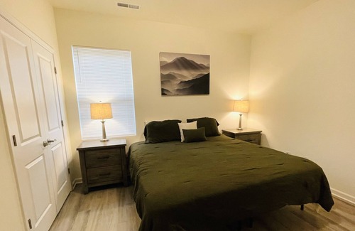 Oakdale House | Greenhouse|King bed| wifi| free parking