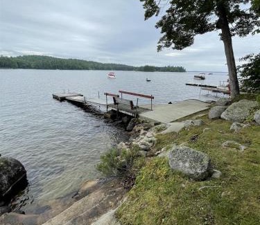 Sebago House | GREENS LIMIT 6 cottage