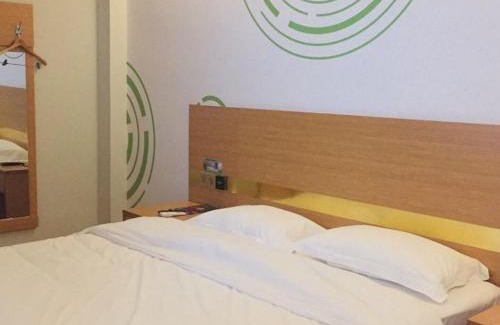 Changqing Hotel | GreenTree Inn Shandong Jinan Changqing District Changqing university town Express Hotel