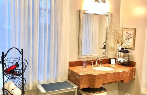 Old Town Historic District Bed & Breakfast | Greenview Manor, Luxury Bed & Breakfast