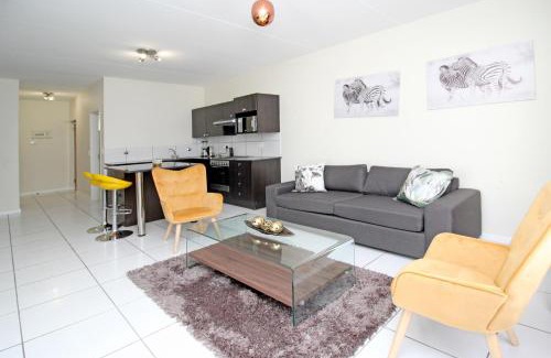 Greater Johannesburg Metropolitan Area Apartment | GREENWICH 2 bedroom 2 bath serv apart with 24hrs electricity