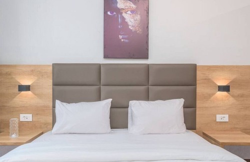Duhur ash Shuwayr Apartment | Grey 104 1-Bedroom Apartment in Awkar