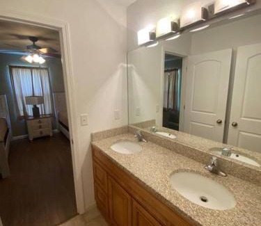 Lake Ozark House | Grey Cabin Sleep 16- free VIP!