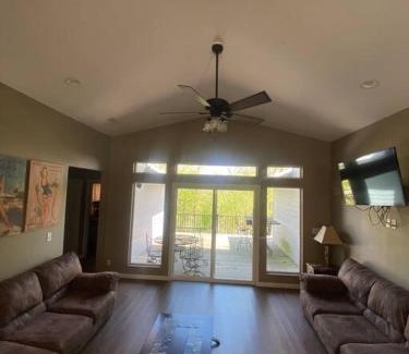 Lake Ozark House | Grey Cabin Sleep 16- free VIP!