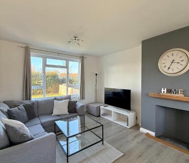 Cribbs Causeway Apartment | Grey haven - Central & 5 min from Southmead Hospital