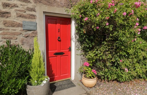 Crieff Cottage | GREYSTONES COTTAGE, family friendly, with a garden in Crieff