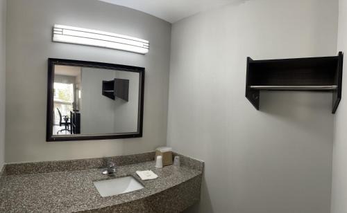 Griffin Hotel | Griffin Inn & Suites