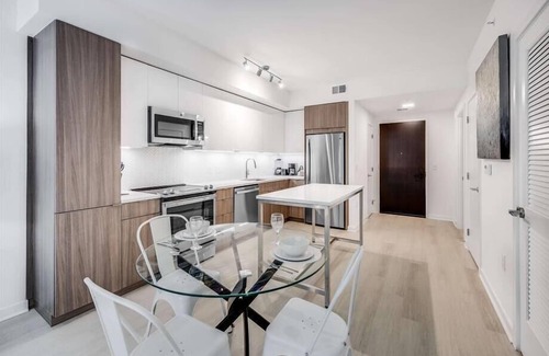 NoMa Hotel | Grill & Sundeck | Capitol Hill | Mins from New York Avenue