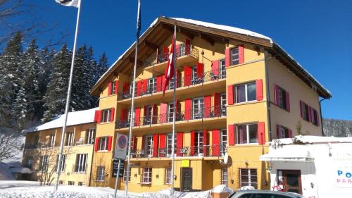 Parpan Hotel | Grischalodge das Hotel mit Bergblick seit 1929 - schlicht, preiswert und mit einem touch Nostalgie