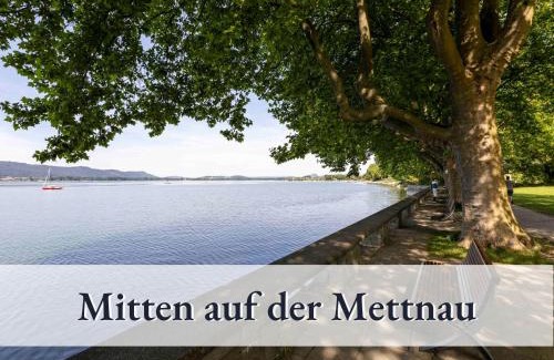 Radolfzell am Bodensee Apartment | Große moderne Ferienwohnung in bester Bodenseelage l 1 Minute zum Bodensee l 2 Zimmer l Vollausgestattete Küche l Sonnenbalkon l WLAN l Willkommen im Apartment Güttingen