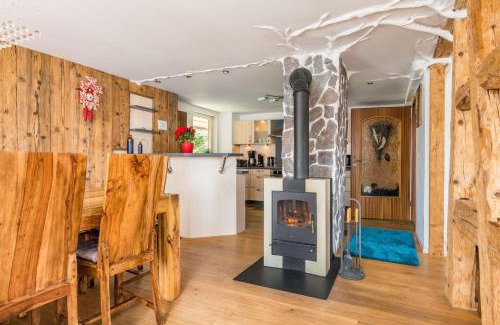Schonach im Schwarzwald Apartment | Großes Ferienhaus mit Sauna, Grill, Garten, Kaminofen - Zum Kuckuck
