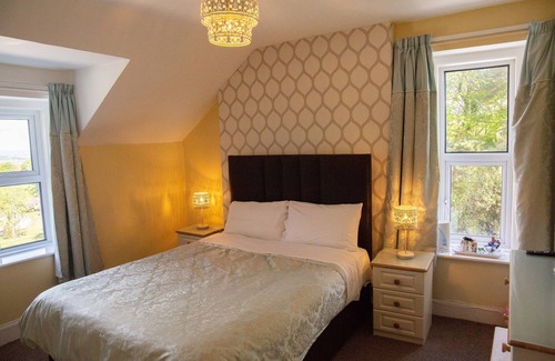 Londonderry Bed & Breakfast | Groarty House & Manor B&B