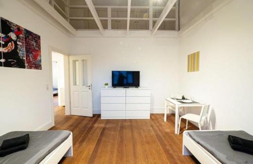 Ahrensburg Apartment | Grosse-Monteurwohnung-in-Villa-4-Zimmer-WLAN-TV-Kueche-Ahrensburg-Naehe-Hamburg-OD06b
