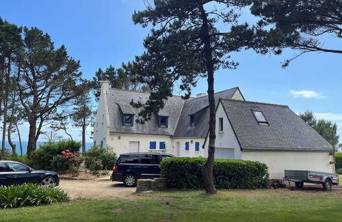 Kerherou Villa | Grote Bretonse villa op droomlocatie direct aan zee, aan een doodlopende weg.