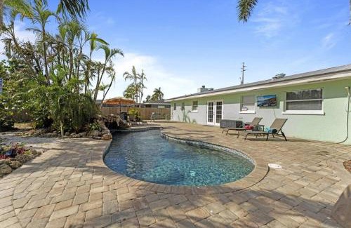 Bradenton House | Grotto Pool House, 3 bed, 2 bath, IMG 3 miles, AMI