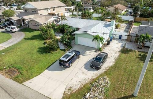 Bradenton House | Grotto Pool House, 3 bed, 2 bath, IMG 3 miles, AMI