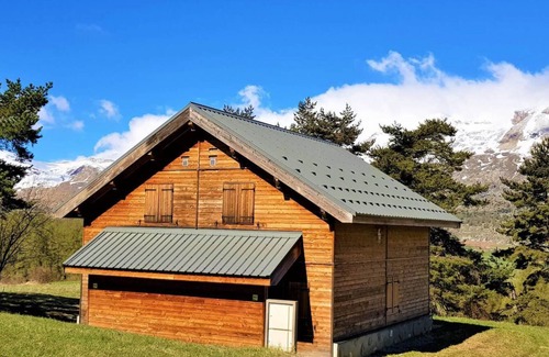 La Joue du Loup Apartment | Ground floor, swimming pool, terrace, parking, tv, ski locker, 25m², La Joue du Loup