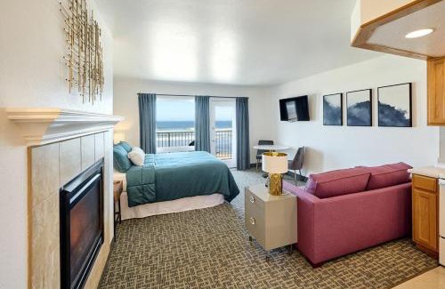 Lincoln City House | Ground Floor Studio - Easy Beach Access - Pool and Hot Tub
