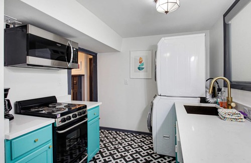 Historic District - North Apartment | Ground Level Apartment in City Center by Perry Lane Hotel