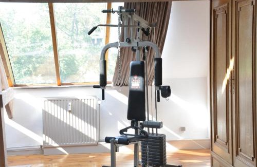 Anhee House | Group Escape by Molignée River