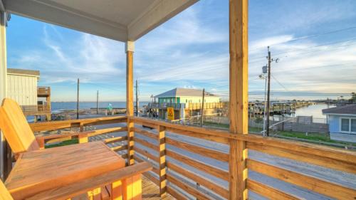 Flour Bluff House | Group Getaway w Pool, Boat Dock 2 Homes Laguna Village Retreat by AvantStay