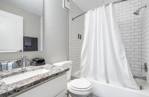 Chatham-Arch Apartment | Group Stay - 7 Apts Near Lucas Oil Stadium