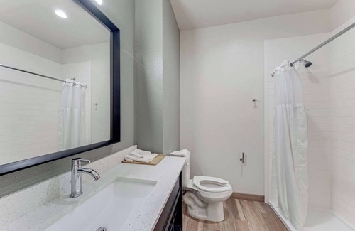 Eastside Promise Neighborhood Hotel | Groups’ Choice: 3 Comfortable Rooms Near Downtown w/Free Breakfast