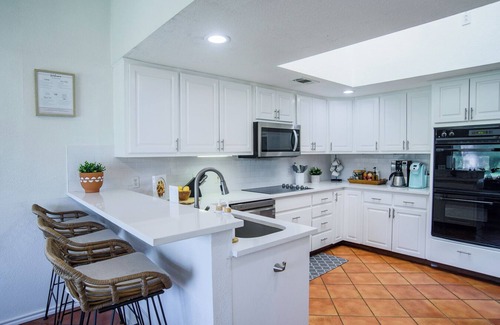 Seguin House | Guadalupe River Oasis-Pool Table-Shuffle Board-5 Bedrooms-Sleeps 12!