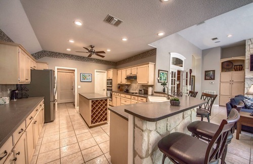 New Braunfels House | Guadalupe Riverfront Home! Multi level deck, fire pit. pool table & 2 dogs!