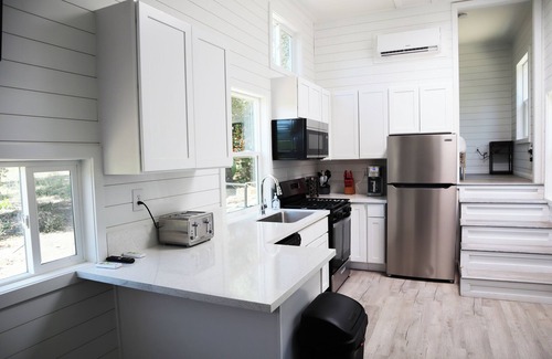 Fallbrook Cabin | Guava Cabin @ Vinyard Winery, 6 Adults, 2 Kids, Wifi, AC, Fallbrook