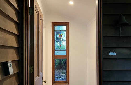 Mount Pleasant Cabin | Guest Cabin in Forest Close to Beach & City Centre