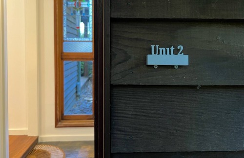 Mount Pleasant Cabin | Guest Cabin in Forest Close to Beach & City Centre