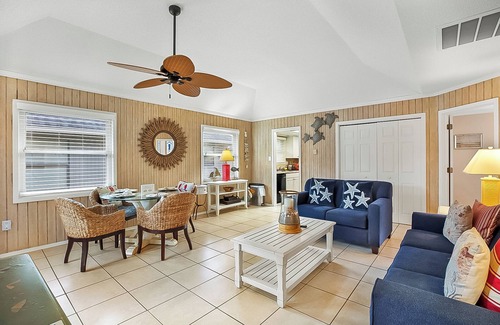 Myrtle Beach Cottage | Guest Cottage 77-G: 2 BR, 2.5 BA in Myrtle Beach, Sleeps 7