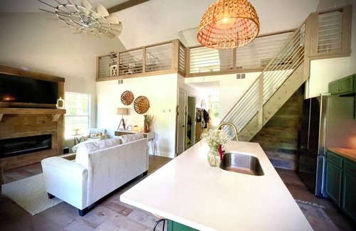 Ashley Oaks Cottage | Guest Cottage with a BoHo Vibe