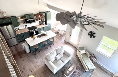 Ashley Oaks Cottage | Guest Cottage with a BoHo Vibe