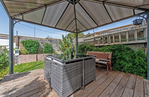 Morlaix Apartment | Guest House 'Domaine De Pharaon' with Shared Terrace, Wi-Fi and Air Conditioning