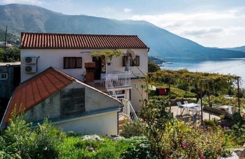 Zupa dubrovacka Apartment | Guest House Fontana - Two Bedroom Apartment with Terrace and Sea View