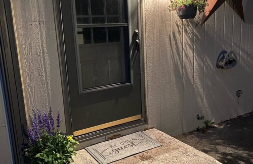 Upper Rattlesnake House | Guest House In the Upper Rattlesnake