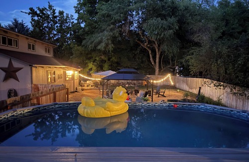 Upper Rattlesnake House | Guest House In the Upper Rattlesnake