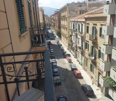 Palermo House | Guest House Lamphotel Militello